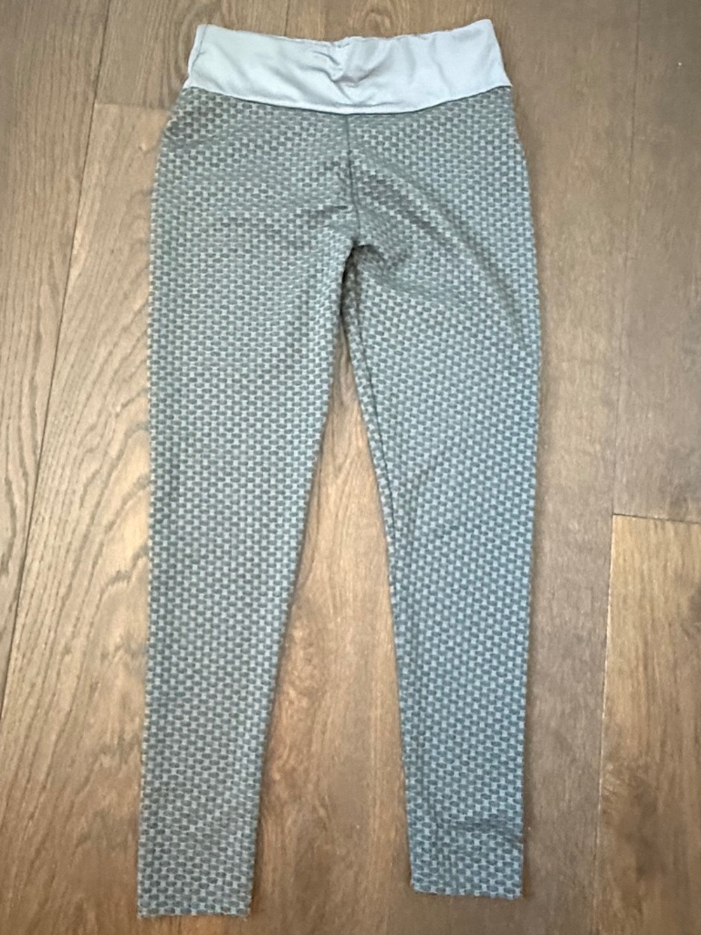 CHRLEISURE Textured Scrunch-Back High Waist Leggings Gray Size M